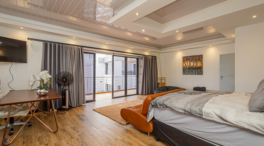 5 Bedroom Property for Sale in Calypso Beach Western Cape